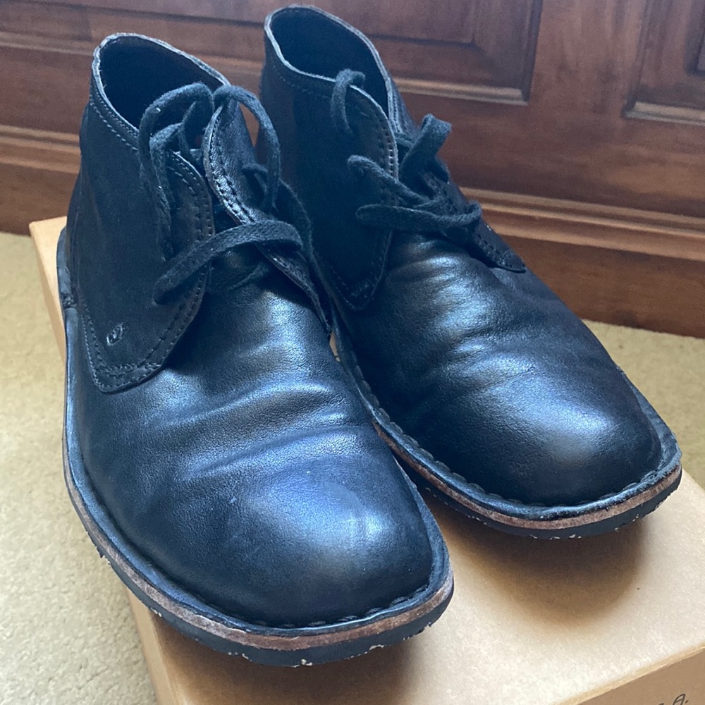 Black chukka boot